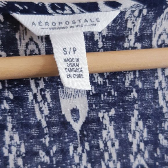 Aeropostale semi sheer flowy embroidered hem blouse top womens small - Picture 3 of 4